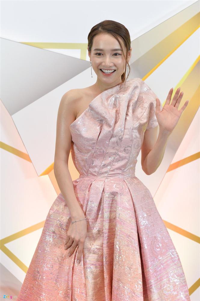 Nhã Phương và dàn sao Về nhà đi con hội ngộ trên thảm đỏ VTV Awards-8