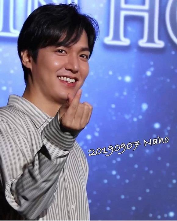 Vừa cười vừa bắn tim thế này bảo sao Lee Min Ho lại khiến dân tình điên đảo đến vậy-4