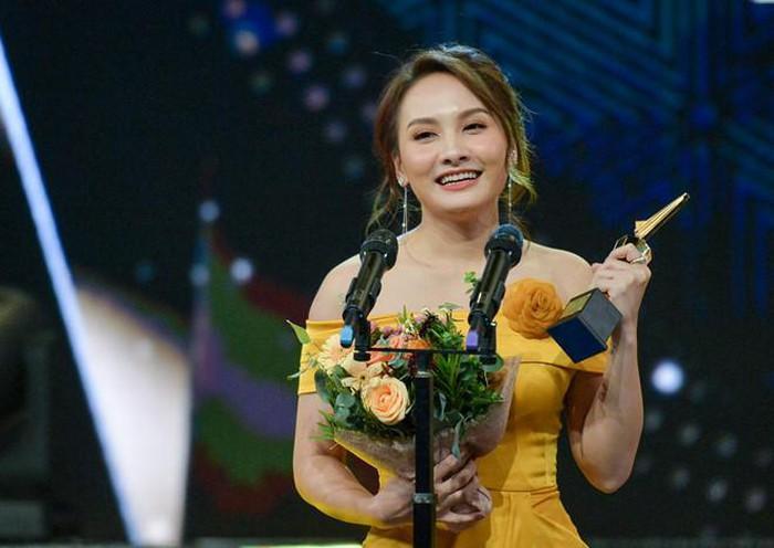 Về nhà đi con đại thắng tại VTV Awards 2019-3