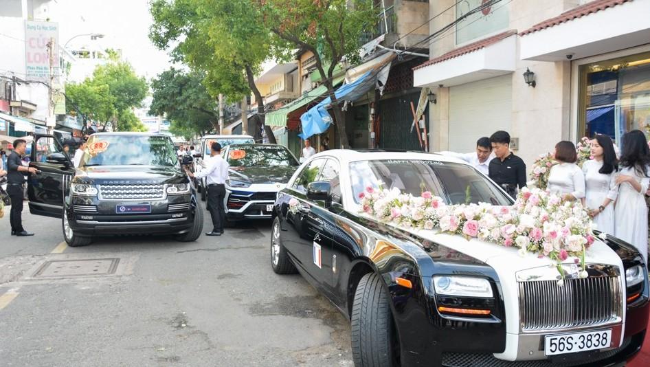 Cận cảnh dàn xe sang trị giá gần 100 tỷ đồng hộ tống con gái Minh Nhựa về nhà chồng-4