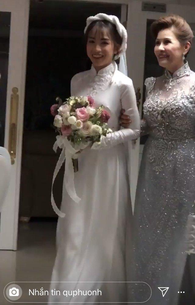 Nhà siêu giàu, con gái đại gia Minh Nhựa vẫn diện lại áo dài cưới trong lễ đón dâu-2