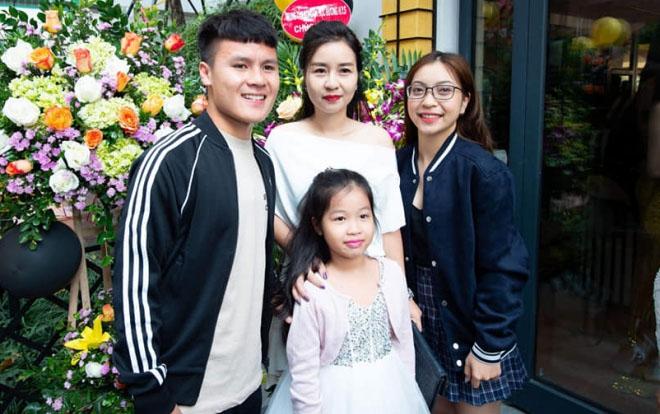 Bị Quang Hải dứt tình, Nhật Lê có phản ứng cực bất ngờ với người thân của bạn trai cũ-2