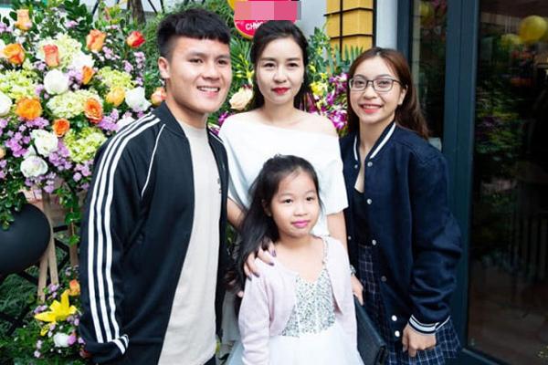 Nhật Lê đăng caption đòi yêu lại từ đầu, fans réo gọi Quang Hải phải chịu trách nhiệm-8