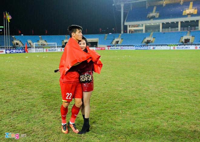 Tiến Linh xóa hết ảnh bạn gái, dân mạng nghi đã chia tay-3