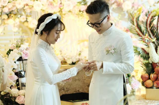 Vợ 2 Minh Nhựa rảnh rỗi đập hộp túi Hermès tiền tỉ, đi bar mà không đến dự đám cưới con riêng của chồng-1