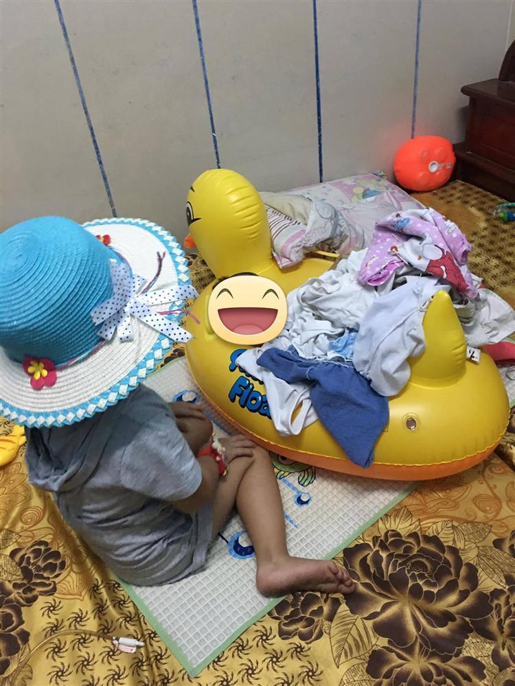 Chồng ám chỉ vợ có mỗi việc trông con cũng không xong, chị vợ gửi một bức ảnh làm chồng xanh mặt, chị em hả hê-9