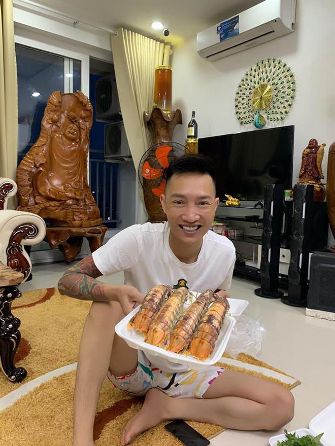 Trước khi bị bắt giữ vì dương tính với ma túy, Huấn Hoa Hồng từng là nhân vật nổi tiếng như thế nào?-1