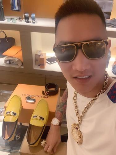 Trước khi bị bắt giữ vì dương tính với ma túy, Huấn Hoa Hồng từng là nhân vật nổi tiếng như thế nào?-5