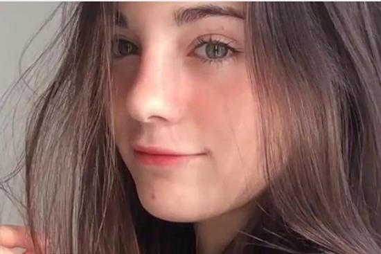 Hot girl hút 2 triệu view với clip dạy make up dễ làm theo