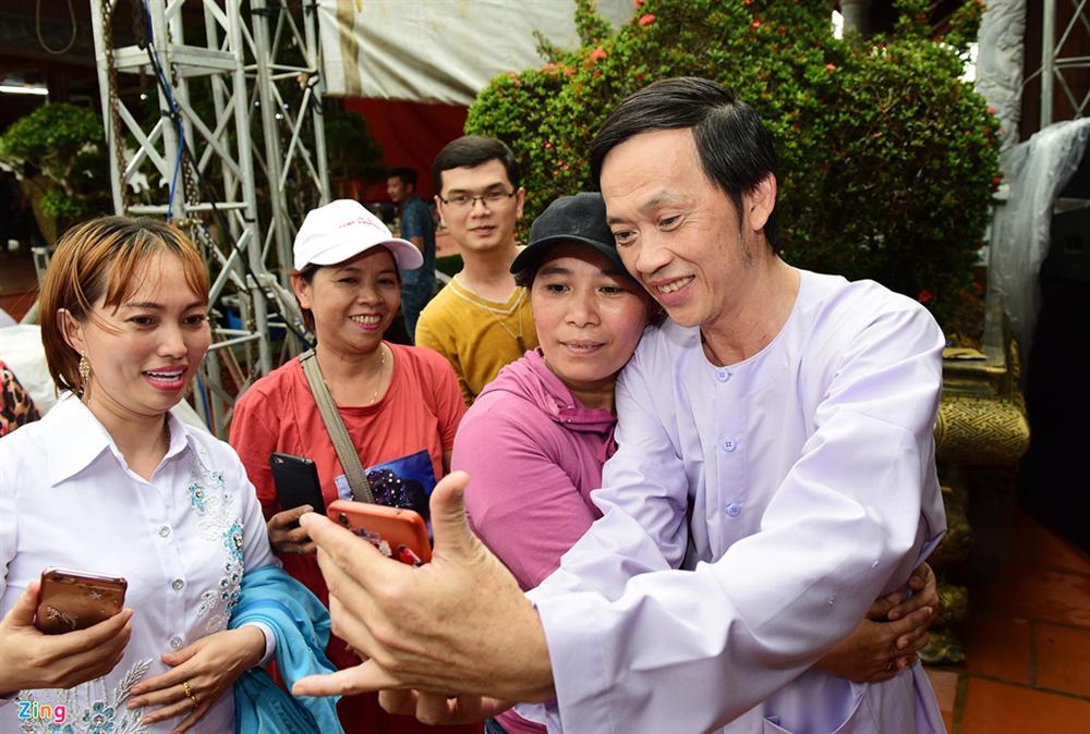 Hoài Linh làm lễ dâng hương Tổ nghề, nhiều nghệ sĩ Việt tham dự-11