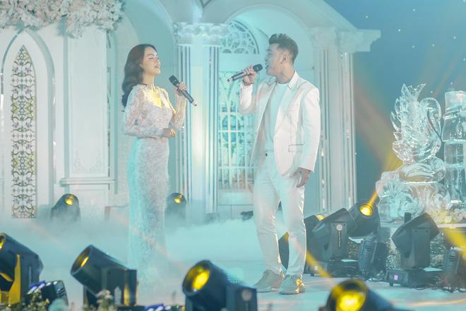 Cuối cùng cũng hé lộ khoảnh khắc siêu độc khi Minh Nhựa lái xe 80 tỷ chở con gái vào lễ đường-9