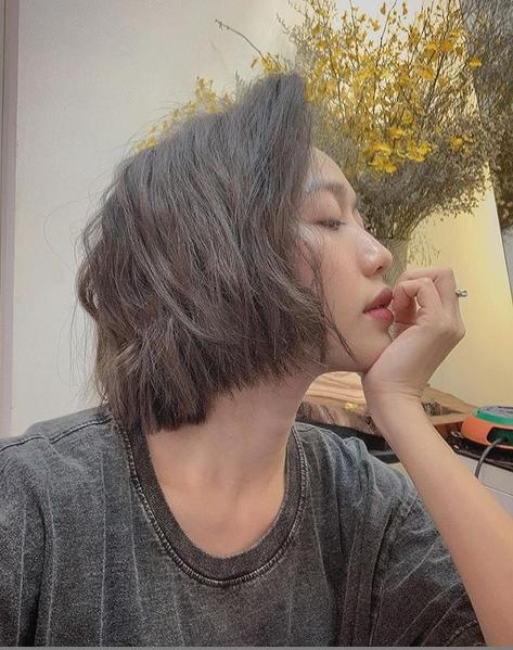 Diệu Nhi sưu tầm triết lý nhắc nhở bản thân: "Bạn không cần phải có một thiên phú, cũng chẳng cần biết trước mình sinh ra là để làm gì. Hãy cứ khám phá, thất bại và tiếp tục khám phá. Đến một ngày khi thời điểm hợp lý thì tự chọn cho bản thân một công việc hợp ý, một sự nghiệp để đeo đuổi, hoặc một trách nhiệm để cố gắng. Sau cùng, thắng mà chẳng cần cậy nhờ ai, thua cũng chẳng đổ thừa là vì ai, mới thật sự là sống cuộc đời của mình".