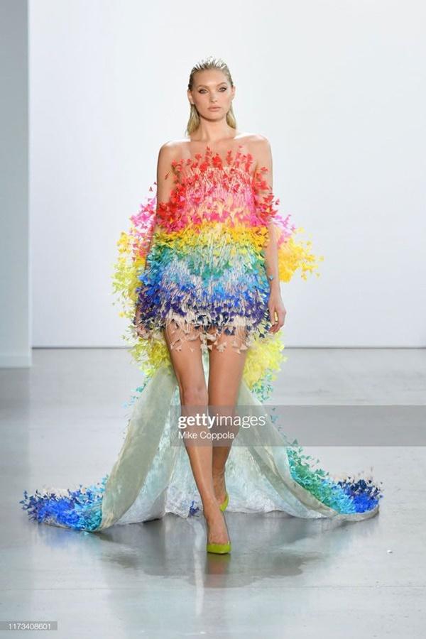 Thiên thần Victorias Secret đẹp nhất thế giới làm nàng thơ của NTK Công Trí-1