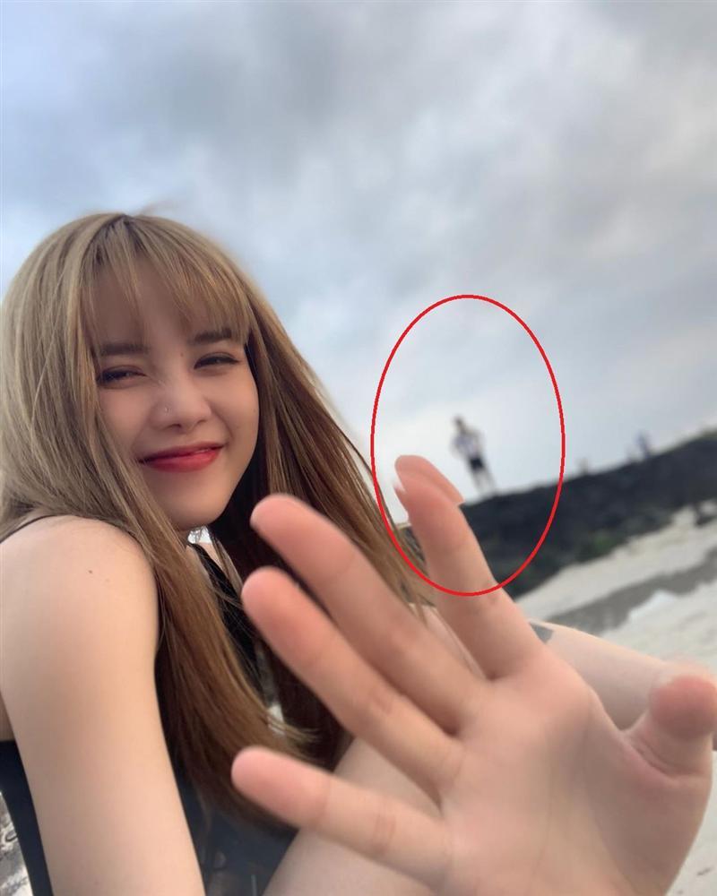 Khoe ảnh mừng sinh nhật, Thiều Bảo Trâm để lộ dấu vết chàng trai bí mật chính là Sơn Tùng M-TP?-3