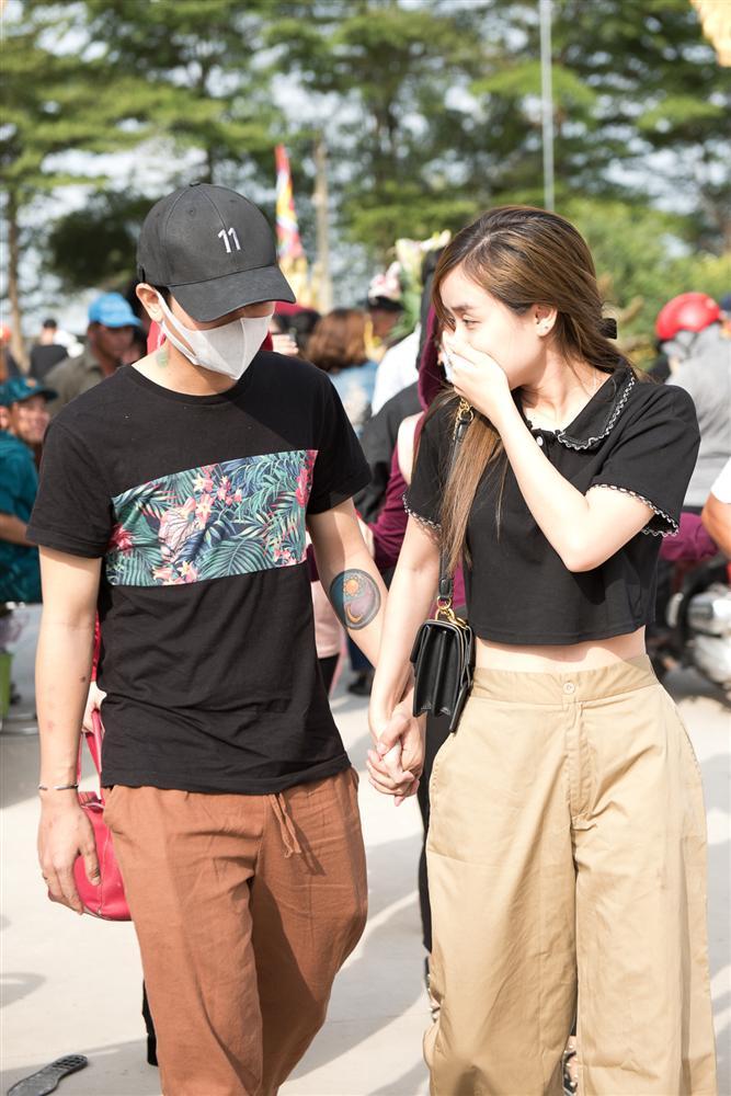 Trấn Thành, Hồ Ngọc Hà và dàn sao Việt tấp nập dâng hương tại nhà thờ Tổ của Hoài Linh-1