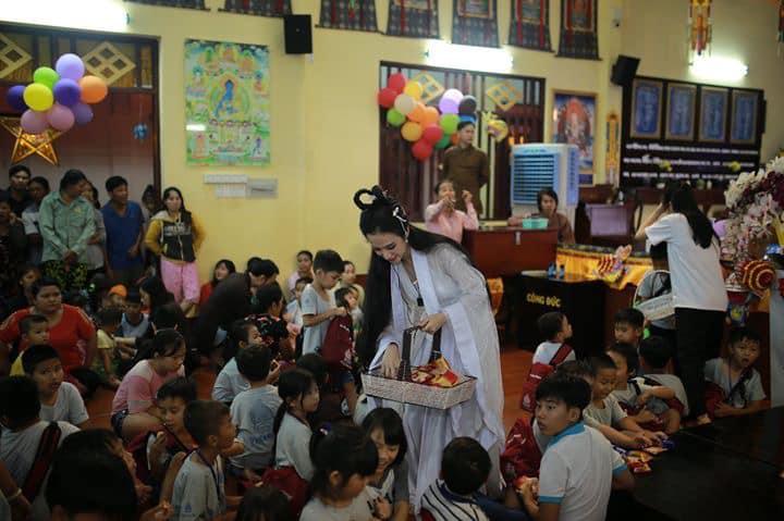 Nhan sắc Angela Phương Trinh được so sánh với chị Hằng nhưng antifan vẫn soi vào chiếc mũi chẳng khác nào Đát Kỷ-9