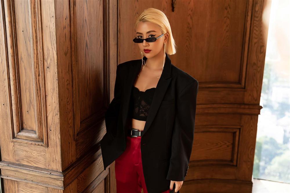 Rũ sạch hình ảnh hot girl, Quỳnh Anh Shyn lại thay đổi diện mạo để nghiêm túc tấn công showbiz-9