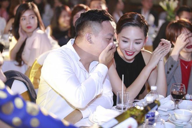 Yêu kín 4 năm, Tóc Tiên - Hoàng Touliver diện đồ gì khi ở bên nhau?-4