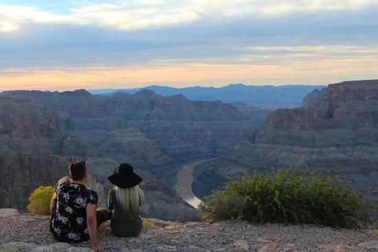 Chàng trai nhờ dân mạng photoshop xóa hình bạn gái cũ và cái kết khó đỡ