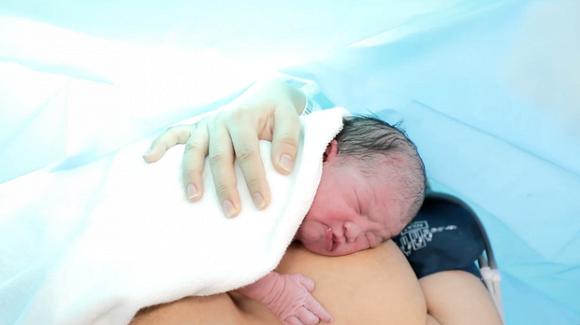 Sau hai tuần, Lê Phương chính thức công khai rõ mặt con gái-2