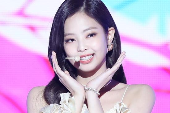 Màn cover hit 'Solo' của Jennie được khen đẹp không thua bản gốc