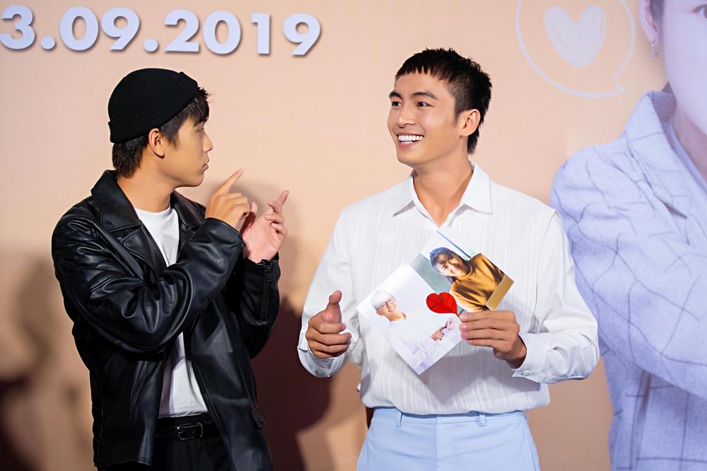 Jun Vũ trổ tài nói tiếng Thái, làm phiên dịch cho Esther Supreeleela-9