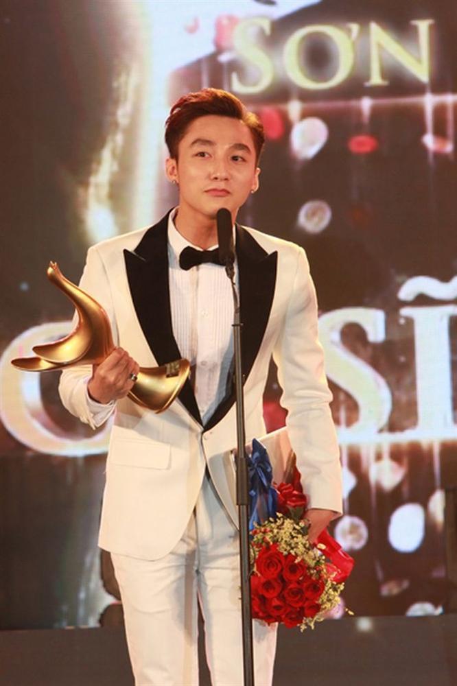 Giải thưởng thế nào mới thỏa mãn được sao Việt?-2