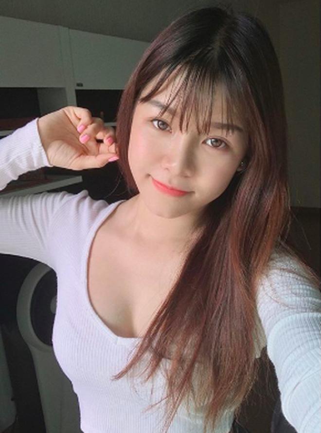 Bị chê sồ sề, kém xinh bạn gái Lâm Tây thả nhẹ tấm ảnh khiến antifan tắt điện ngay tức khắc-2