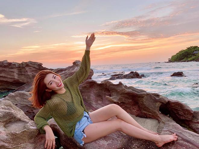 Những lần khoe hình thể của Thúy Ngân Gạo nếp gạo tẻ-7