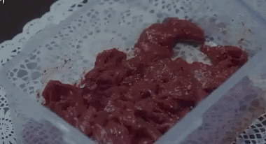 Siêu phẩm kinh dị của Lee Dong Wook bị nghi dùng thịt người để quay phim-2