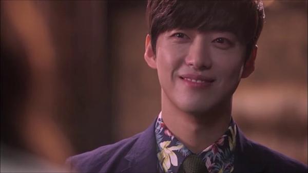 [K-Drama]: Actors have creepy smiles on Korean screens