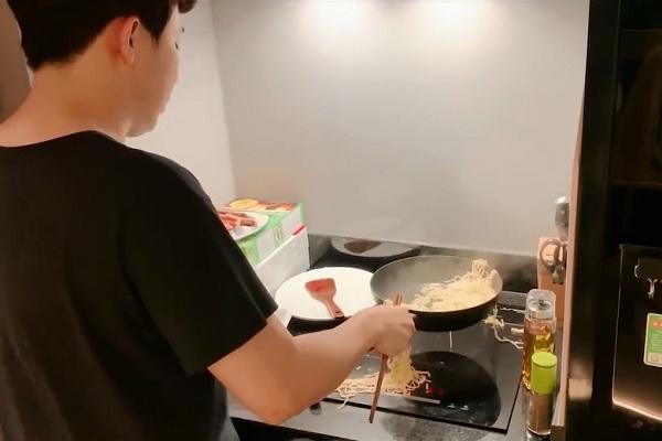 Bị Trấn Thành cà khịa trên bàn ăn, Hari Won tức giận đập đũa tuyên bố không cho ngủ cùng-1