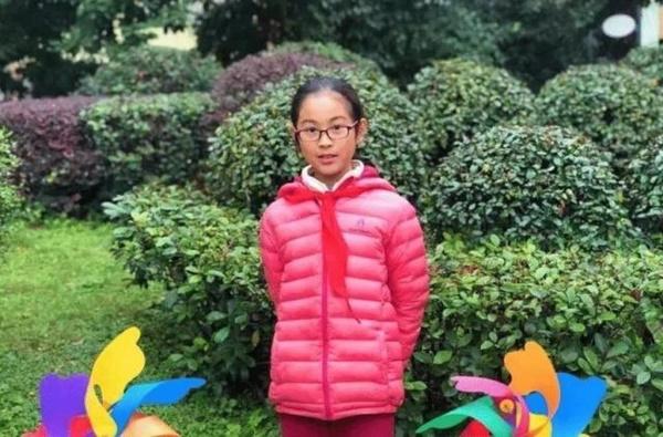 Bé gái học lớp 5 phát hiện hạt sạn lớn trong Tây du ký-2