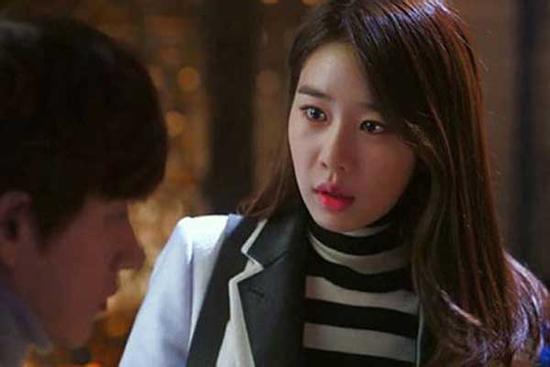 Mua xe cho bạn trai đi làm, tôi lặng người mở cốp thấy thứ này bên trong