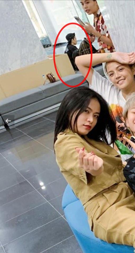 Sau nghi án chia tay Vĩnh Thụy, Hoàng Thùy Linh vướng nghi án hẹn hò đồng tính Gil Lê-2