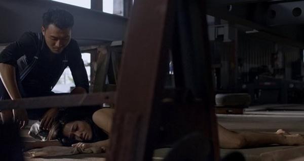 Cảnh giường chiếu kiểu Việt: Mọi người trùm chăn vây xem, nam diễn viên hết hơi vì mệt-10