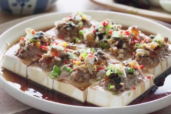 Đậu non hấp trứng 1.000 năm tuổi không phải ai cũng dám thử