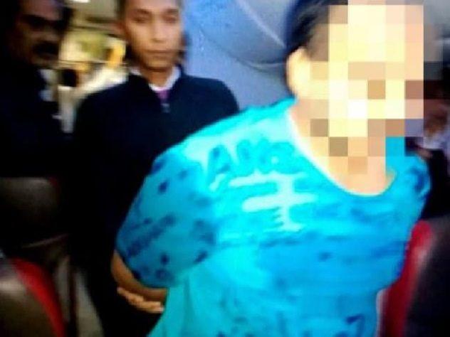 Quan hệ tình dục trong nhà vệ sinh và những trò lố trên máy bay-6