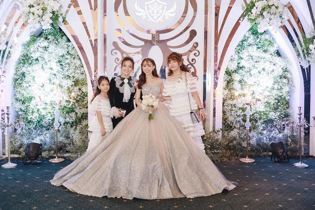 Drama dì ghẻ chưa kịp nguội, con gái Minh Nhựa lại gây rối khi đăng ảnh yêu quá yêu mẹ ruột-3