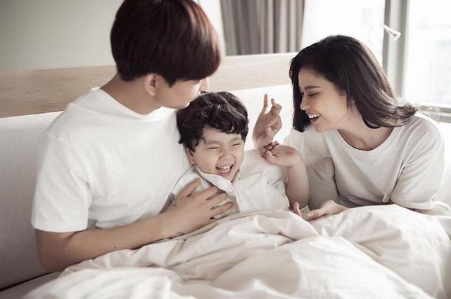 Hôn nhân tan vỡ, 3 cặp sao Việt gây bất ngờ vì vẫn ngủ chung giường và ở chung nhà-3