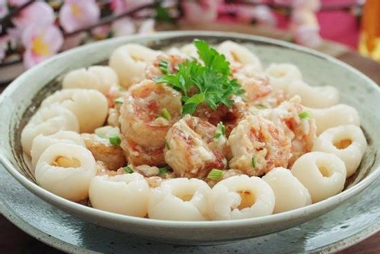 Tôm sú chiên bia vải, món ăn lạ mang đẳng cấp 5 sao