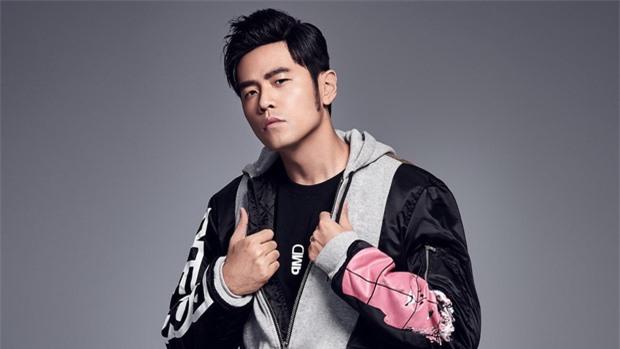 Không học đại học nhưng 4 ngôi sao này vẫn thành công khắp châu Á, thậm chí thành tỷ phú-6