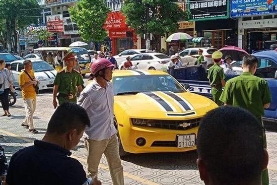 Chủ nhân 'xế sang' bị CSGT Quảng Ninh dùng súng AK đập cửa, bắt giữ là ai?