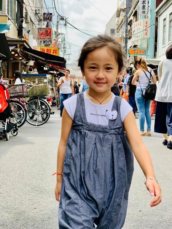 Con gái 4 tuổi của Hà Kiều Anh khiến fan tan chảy vì sở hữu nét Hoa hậu của mẹ-4