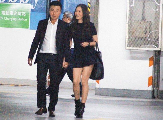 Hoa đán vô danh của TVB: Bị bạn trai 9 năm ruồng bỏ, chấp nhận làm bồ nhí 2 lần-8