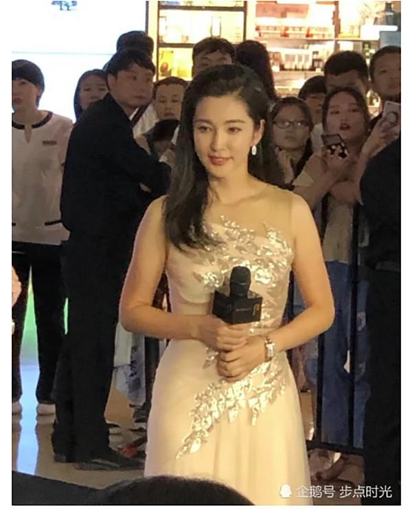 Chẳng cần photoshop, U50 Lý Băng Băng đẹp không góc chết qua loạt ảnh cam thường-4