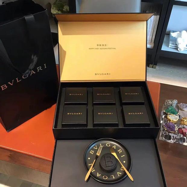 Ngắm loạt bánh Trung Thu của các nhà mốt nổi tiếng: Chưa ăn mà đã thấy sang cả mồm!-2