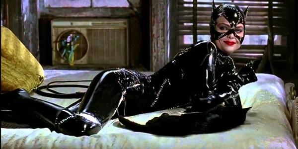 Cho đến khi tham gia bộ phim Batman Returns (Người dơi trở lại) của đạo diễn Tim Burton năm 1992, Michelle ngay lập tức trở thành đả nữ nóng bỏng nhất những năm 90, và hiện vẫn giữ danh hiệu Miêu Nữ ấn tượng nhất màn ảnh.