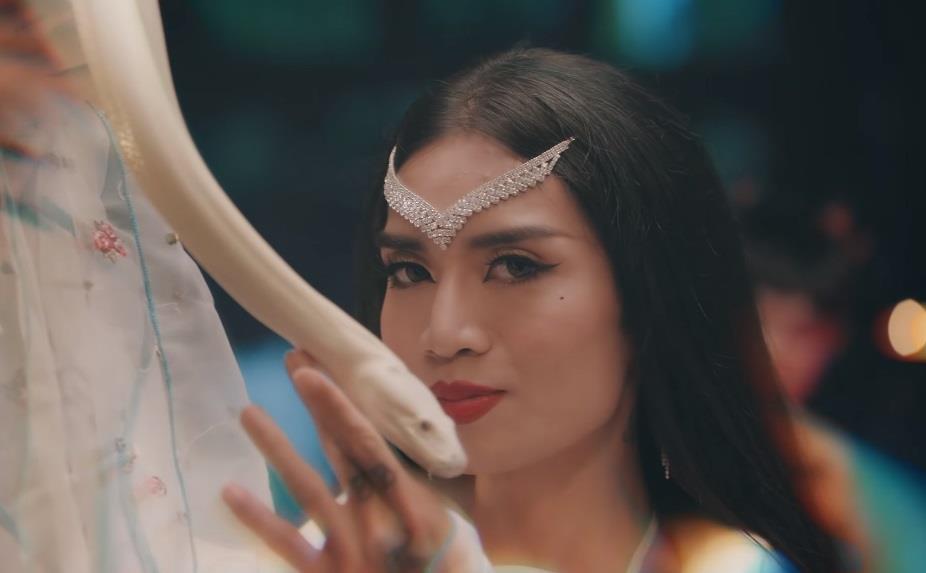 BB Trần zẩy đầm theo ca khúc Đi Đu Đưa Đi nuột nà đến mức khán giả phải thốt lên hơn cả hội chị em-2