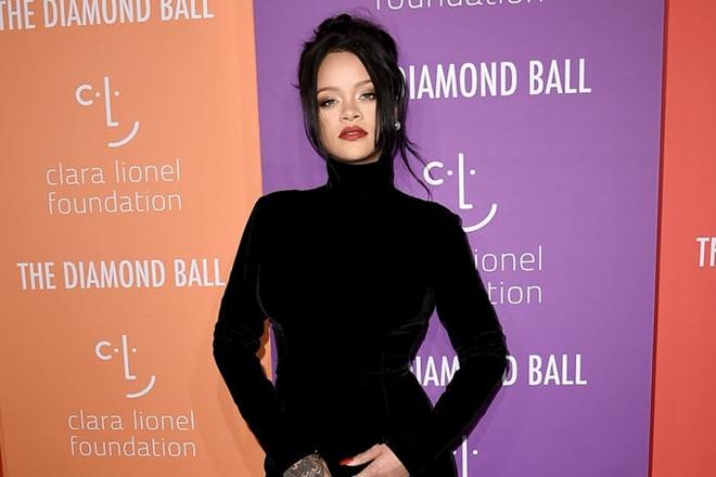 Rihanna xin lỗi vì đến sự kiện ở Hàn Quốc muộn hơn 2 giờ đồng hồ-2